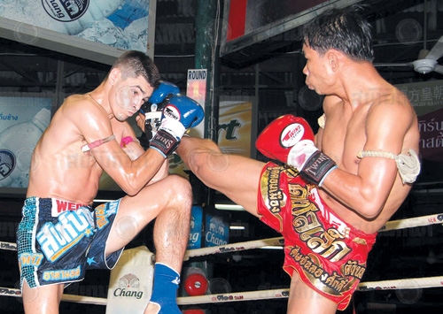 Damian Alamos vs Diesellek Udonmuang