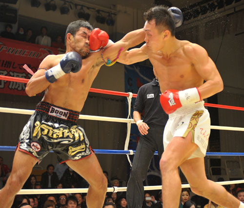 Pornsaneh Sitmonchai vs Yosuke Morii