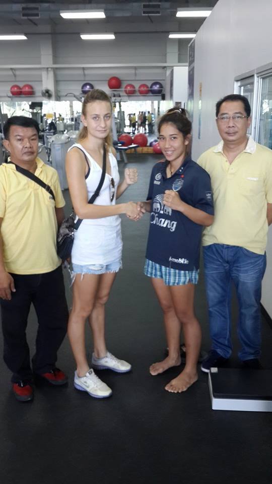 Martyna Król vs Chomanee