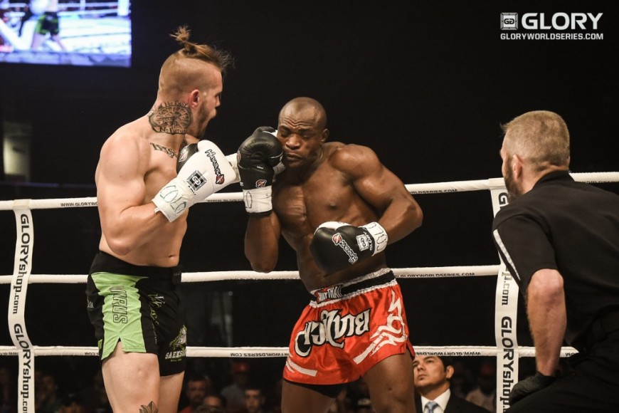 fot. GLORY - Francois Ambang (zawodnik po prawej)