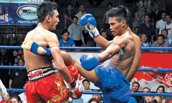 Phetpanomrung Mor.Ratanabandit vs Phetmorakot Wor.Sungprapai