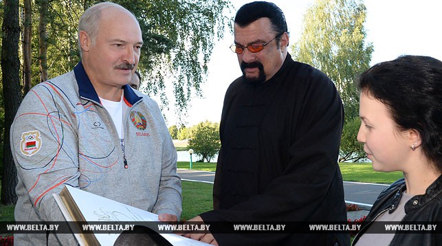 Łukaszenko, Steven Seagal