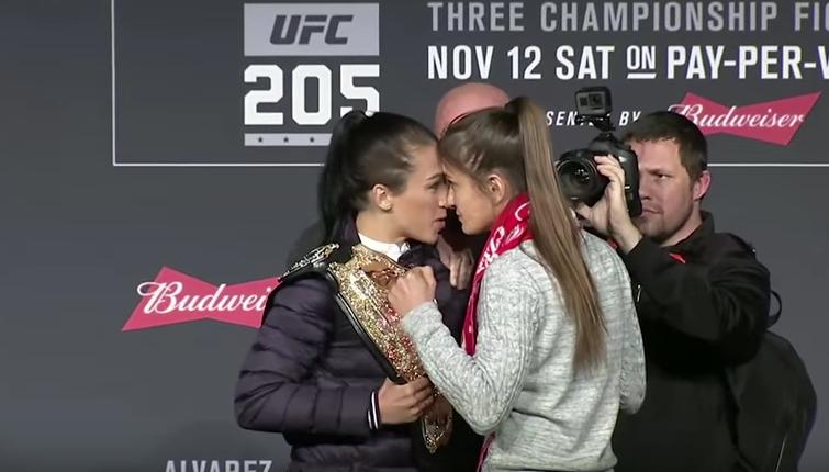 Joanna Jędrzejczyk vs Karolina Kowaowalkiewicz