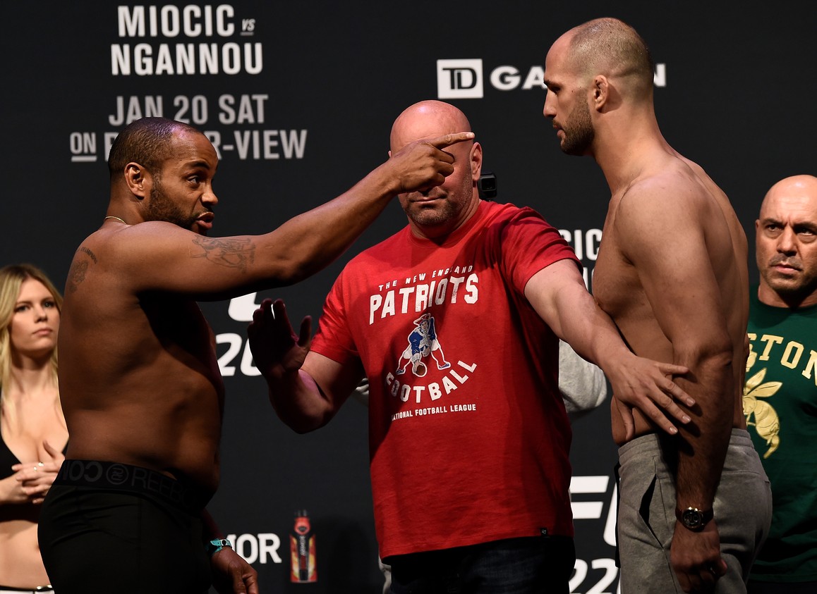 Daniel Cormier vs Volkan Oezdemir
