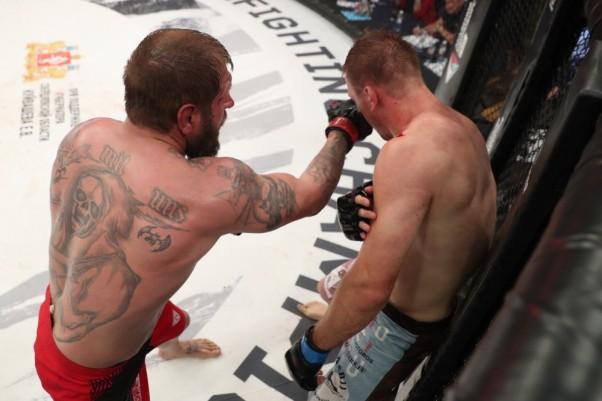 Aleksander Emelianenko vs Viktor Pesta