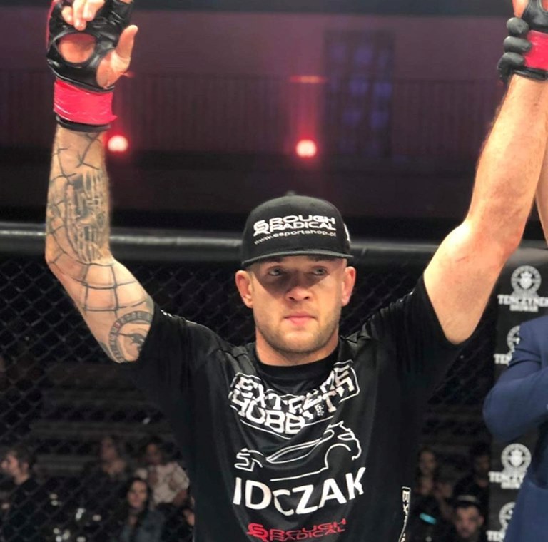 [fot. Kamil Szymuszowski Facebook] SWD Wieczór Walk 4