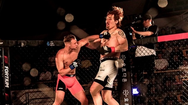 Mihajlov vs Hong Man Choi