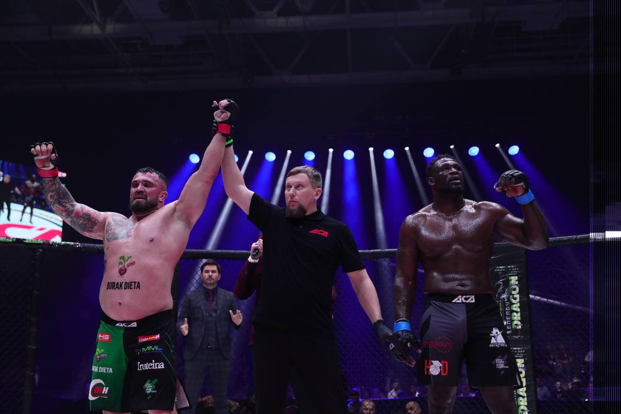 Daniel Omielańczuk vs Daniel James