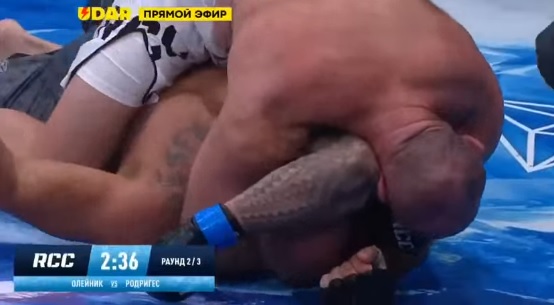 Oleinik vs Rodrigues